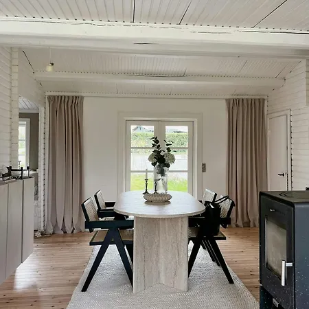 Calm Retreat With Large Garden By Heather Hill Vakantiehuis *